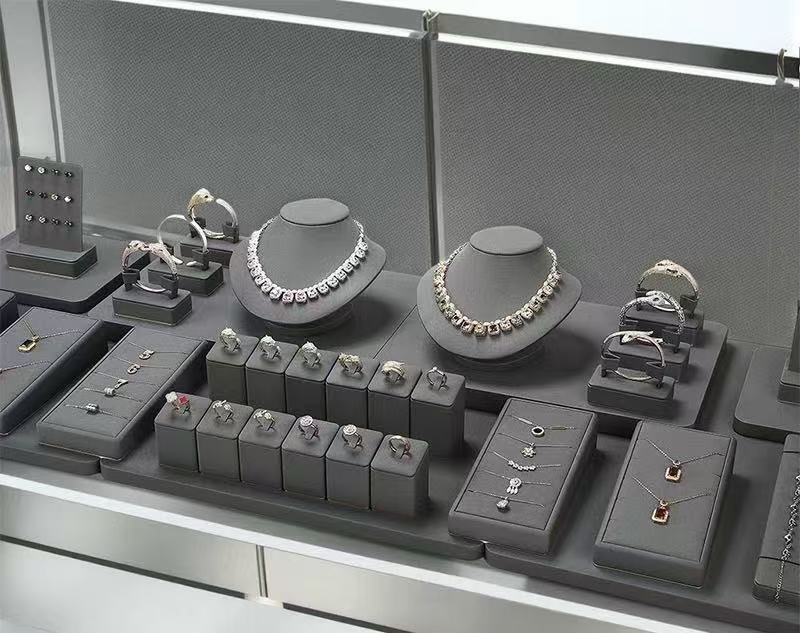 ¿Qué tipo de materiales de recubrimiento son adecuados para el embalaje de lujo y la exhibición de joyas?